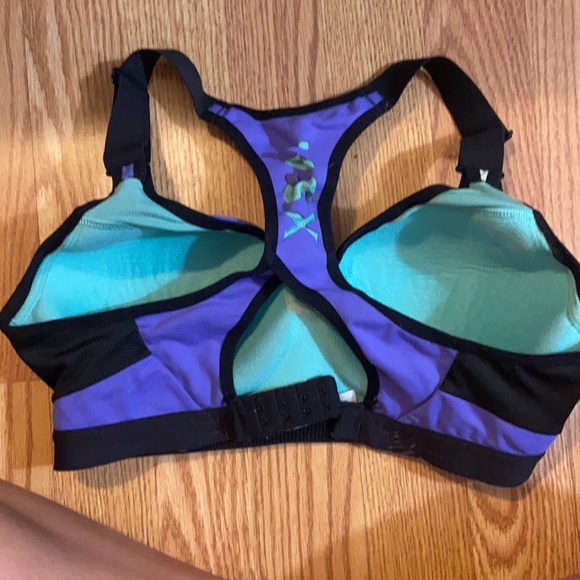 VS sports bra - Picture 2 of 2